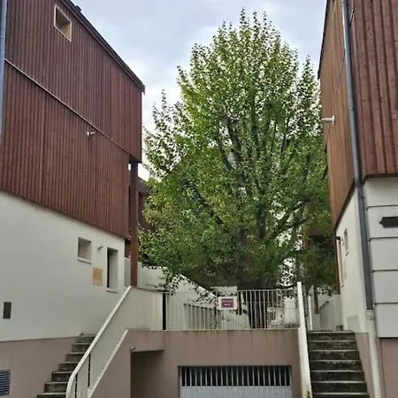 Lägenhet Parking Gratuit, Jardin, Confort, Charme Et Tranquillite Au Centre