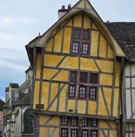 Parking Gratuit, Jardin, Confort, Charme Et Tranquillite Au Centre Troyes
