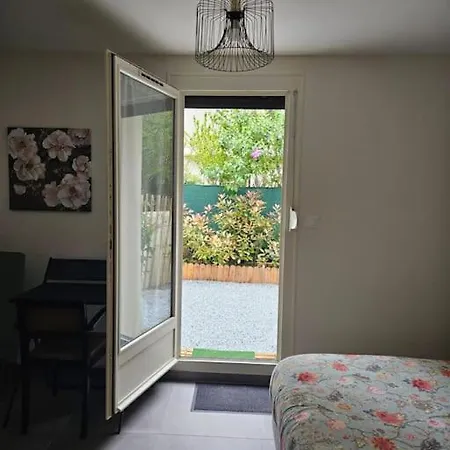 Parking Gratuit, Jardin, Confort, Charme Et Tranquillite Au Centre