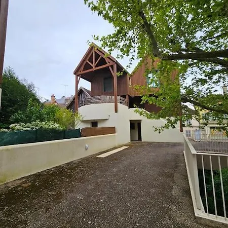 Parking Gratuit, Jardin, Confort, Charme Et Tranquillite Au Centre Lägenhet