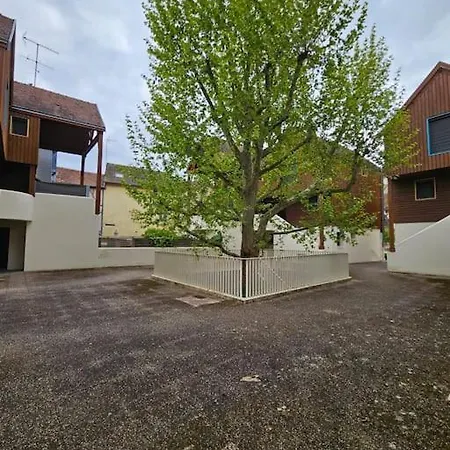 Parking Gratuit, Jardin, Confort, Charme Et Tranquillite Au Centre Lägenhet Troyes